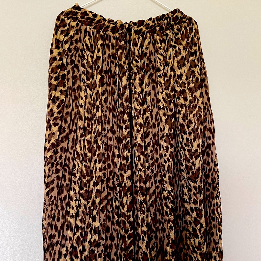 Banana Republic large pleated skirt, animal print